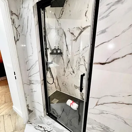 Les Secrets De La Romance Apartment *